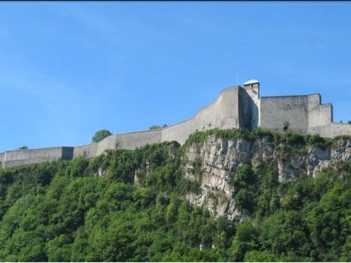 Gite Des 3 Hiboux Mondon Exterior photo
